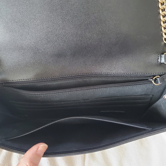 FAUX Python Chain Strap Clutch - Picture 4 of 10